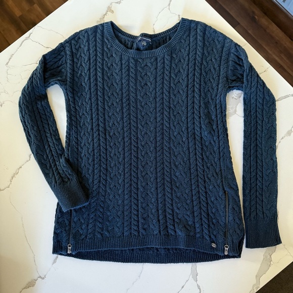 American Eagle Outfitters Sweaters - American Eagle Sweater Lightweight Blue Cable Knit Crewneck Zipped Sides Sz M